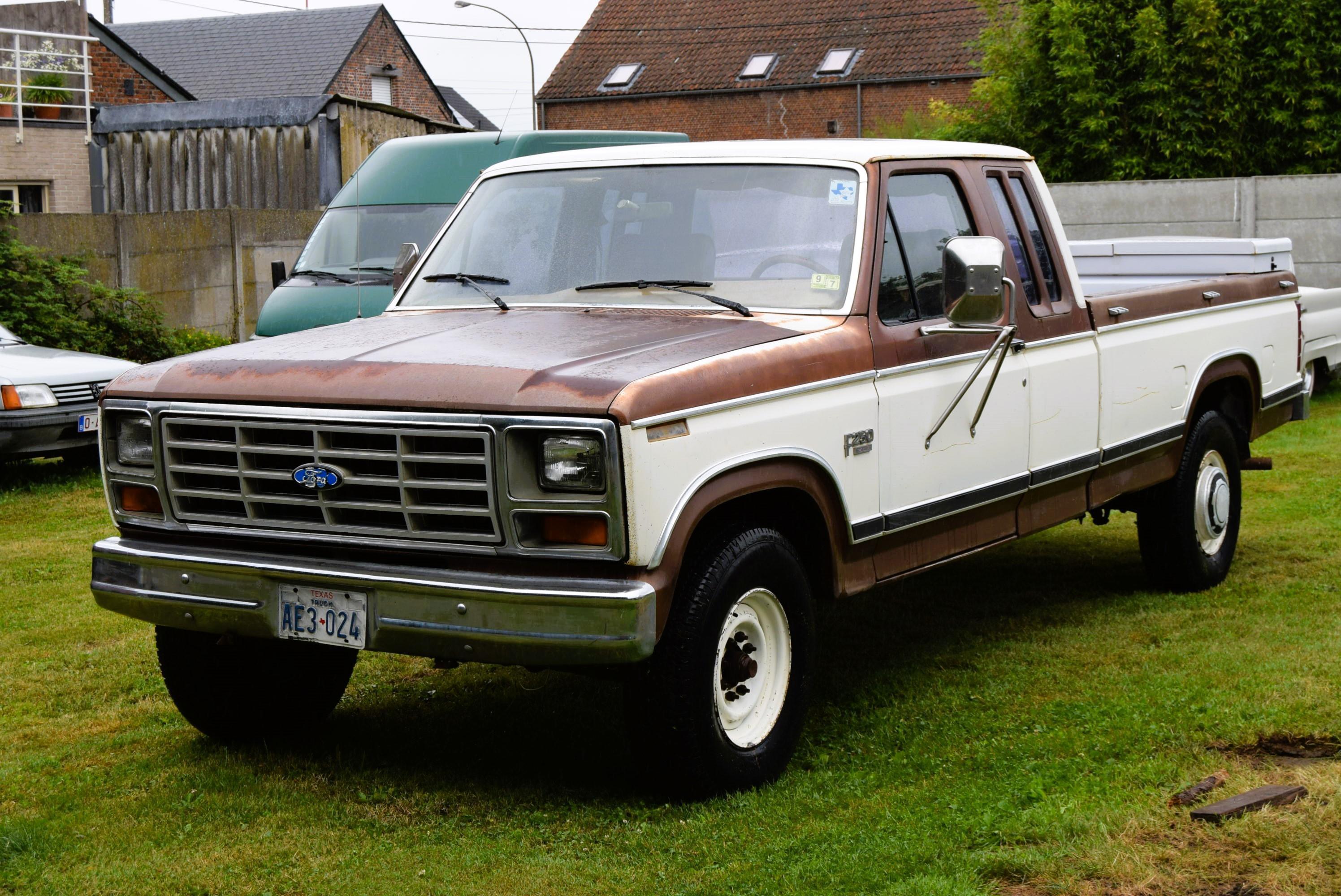 Ford F-250 Super Cab