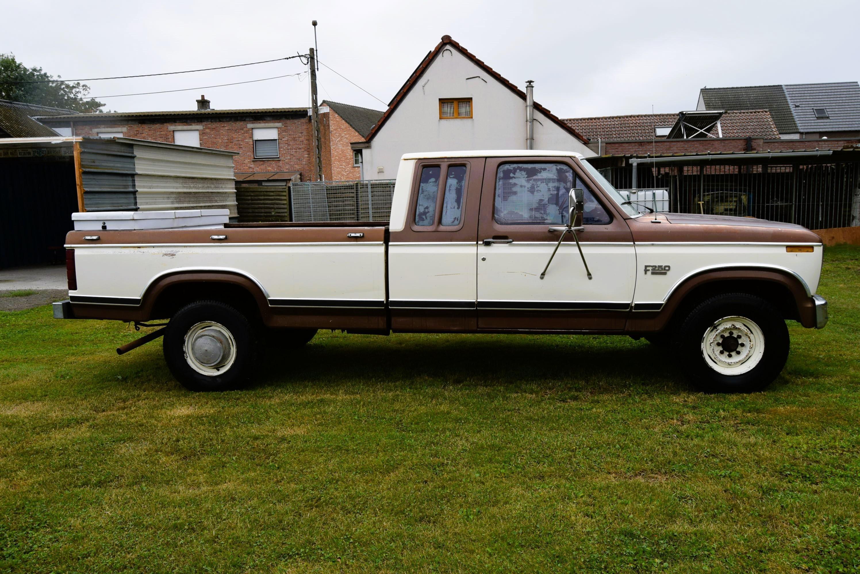 Ford F-250 Super Cab