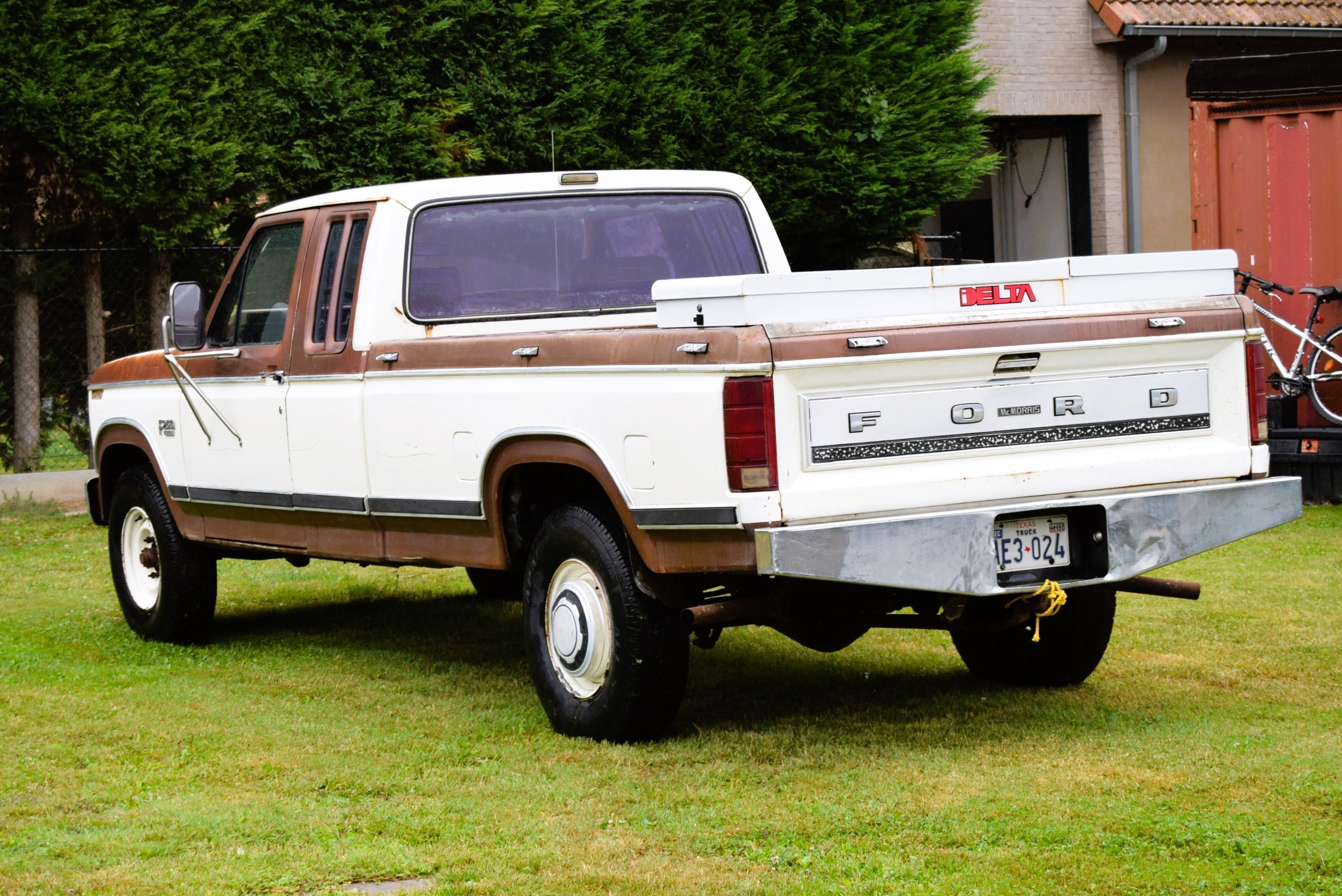 Ford F-250 Super Cab