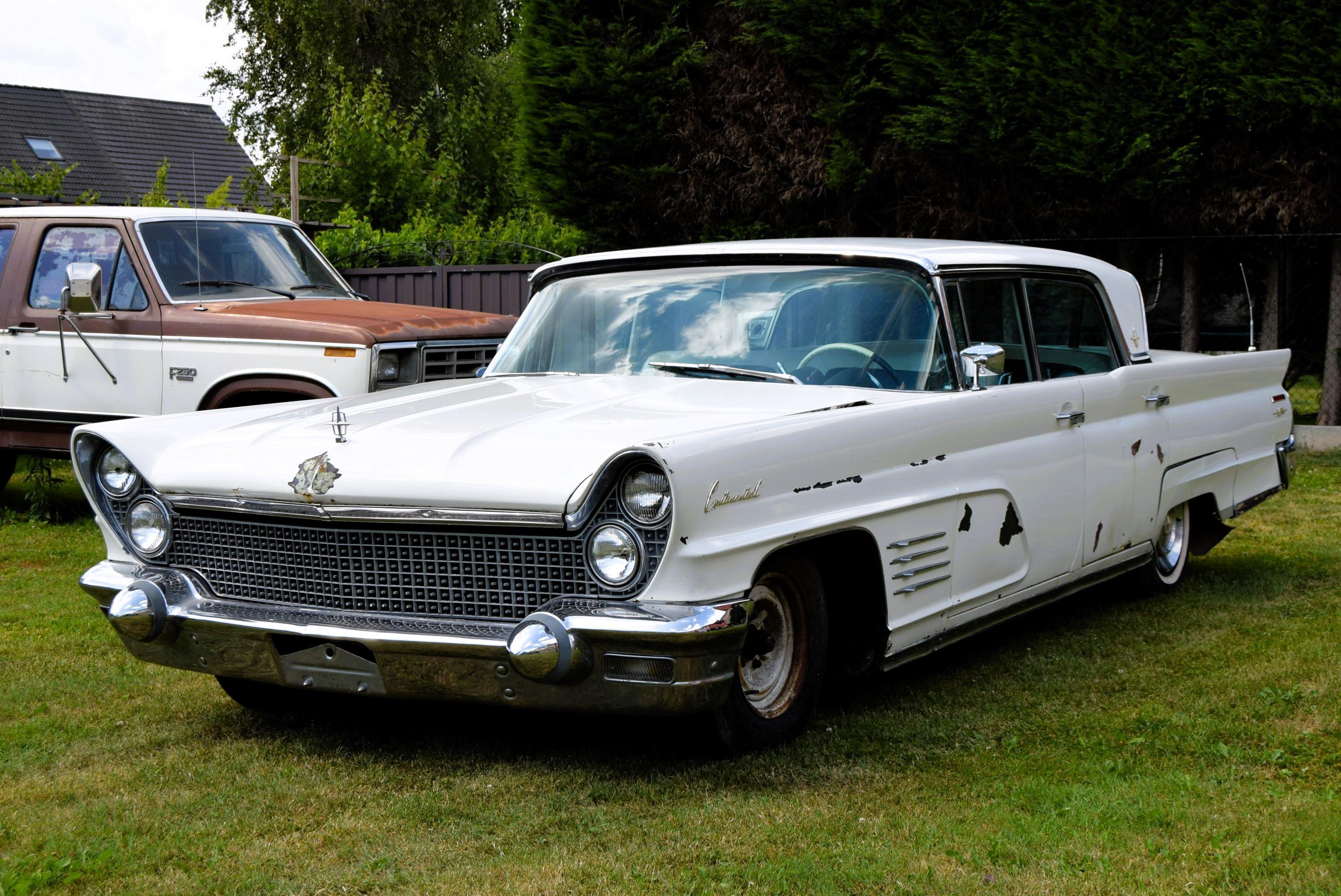 Lincoln Continental 7.0L V8 430CID