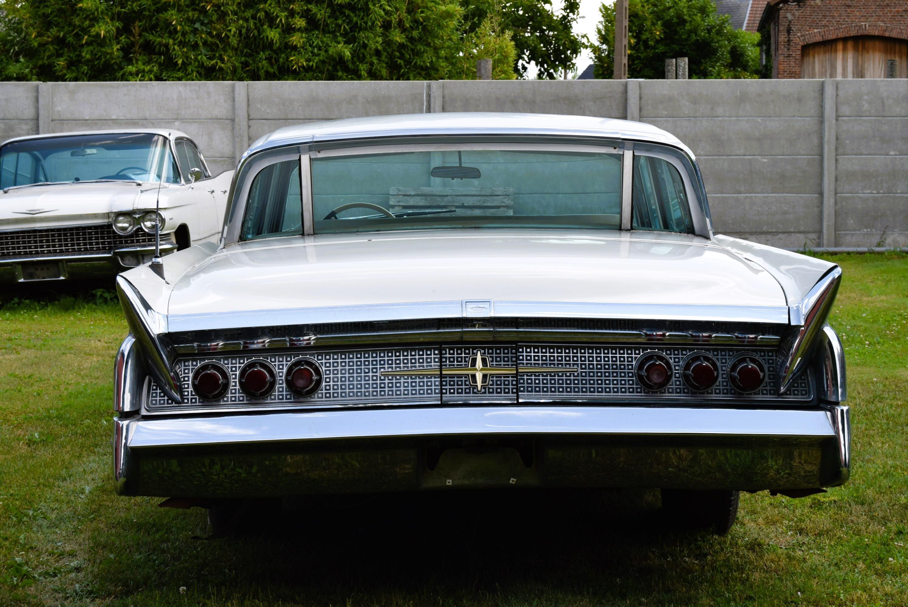 Lincoln Continental 7.0L V8 430CID