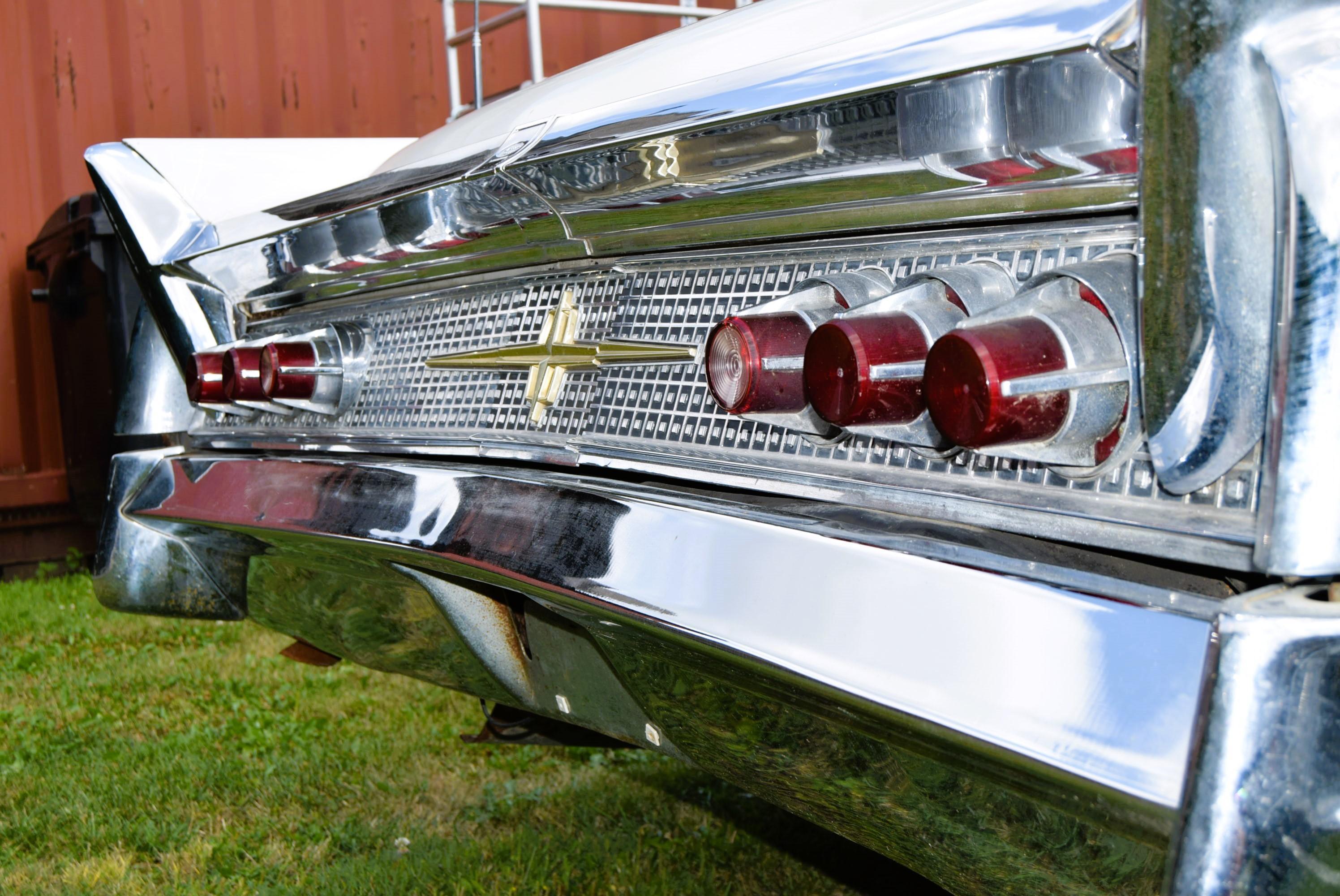 Lincoln Continental 7.0L V8 430CID