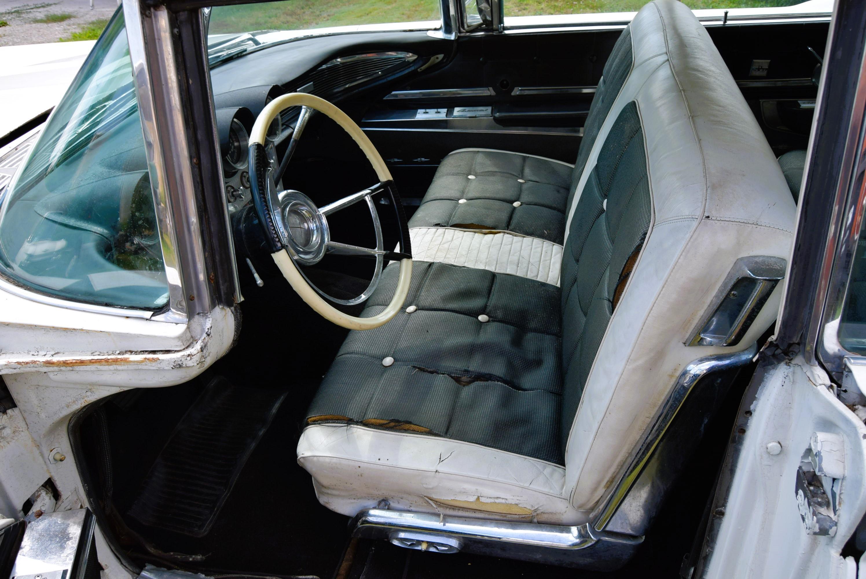 Lincoln Continental 7.0L V8 430CID