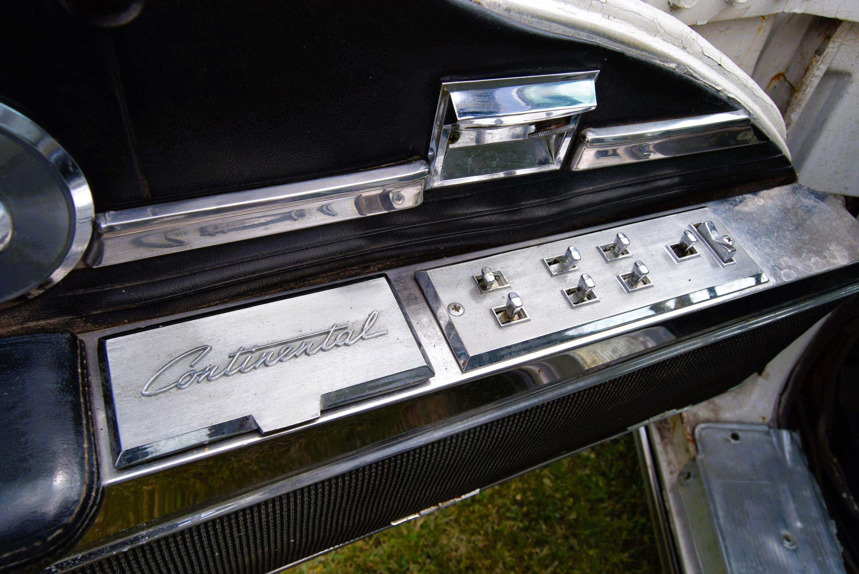 Lincoln Continental 7.0L V8 430CID