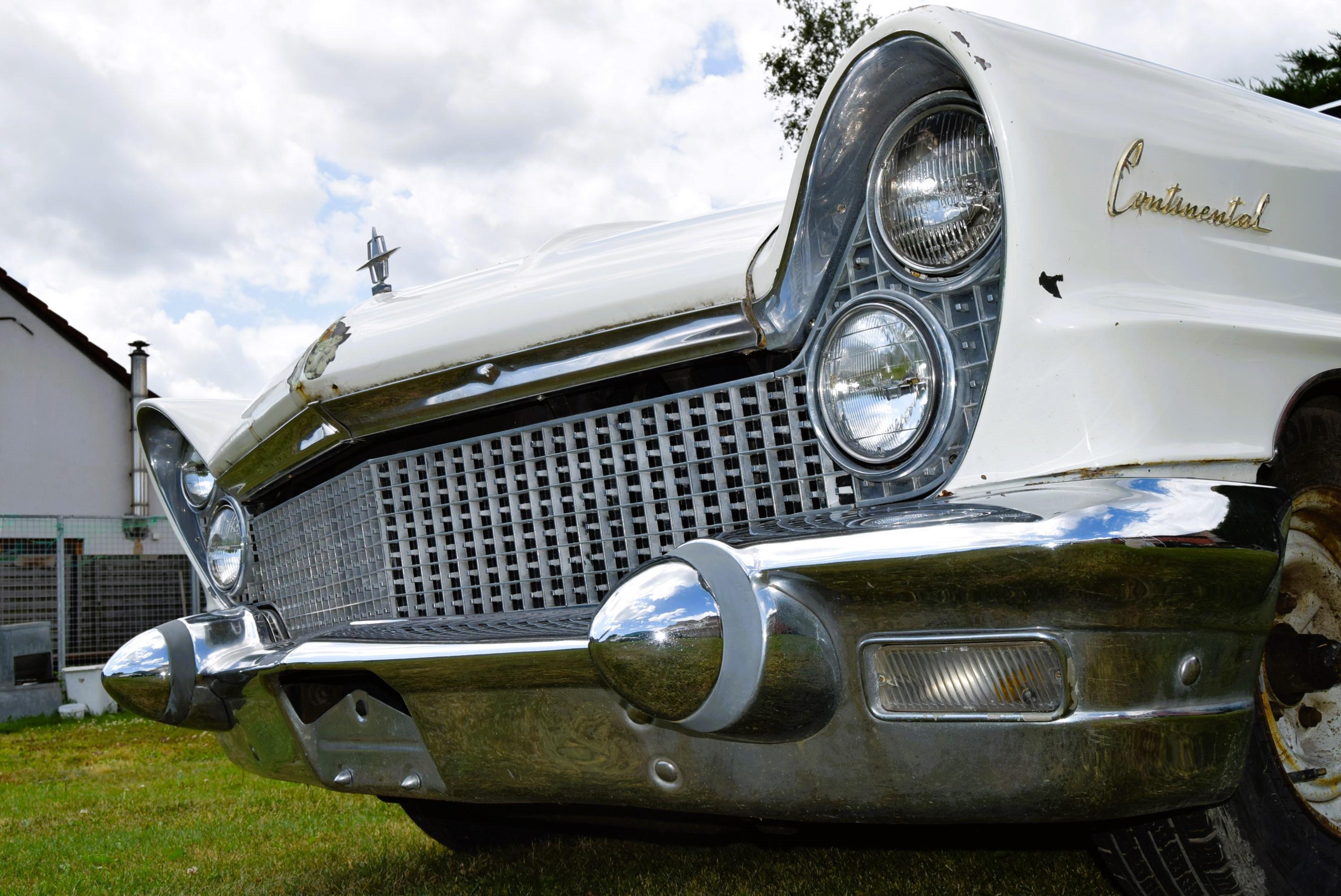 Lincoln Continental 7.0L V8 430CID