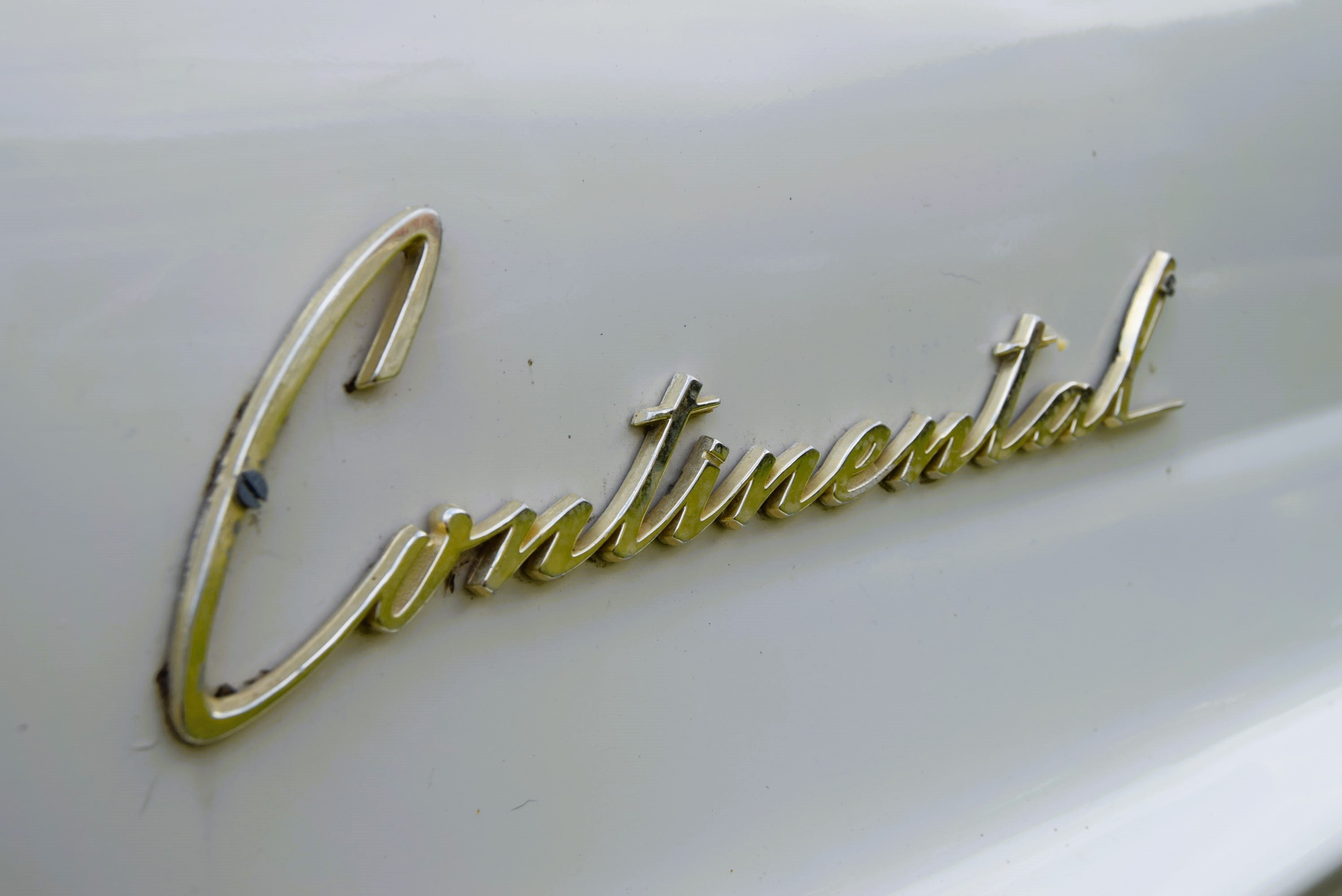 Lincoln Continental 7.0L V8 430CID