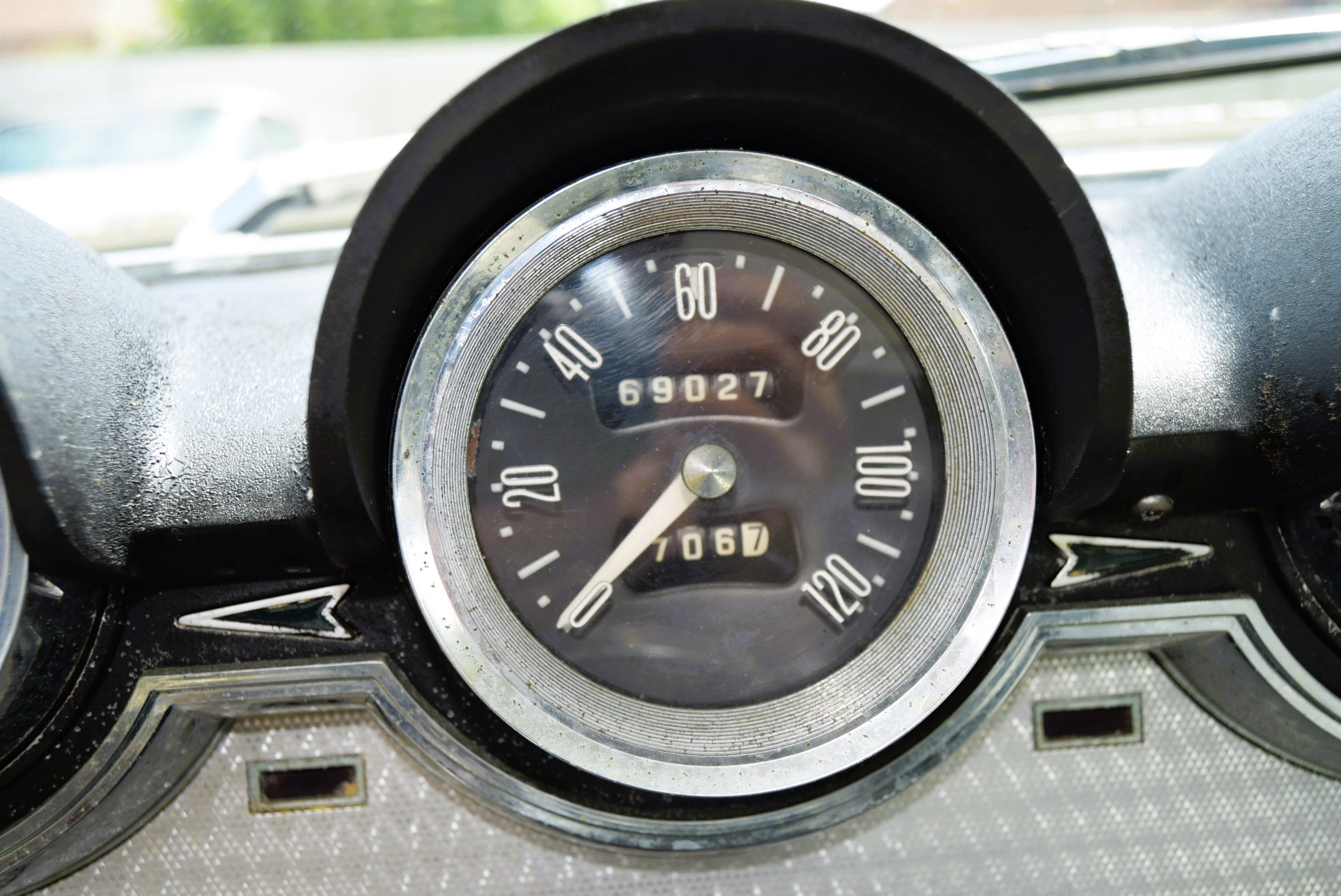 Lincoln Continental 7.0L V8 430CID