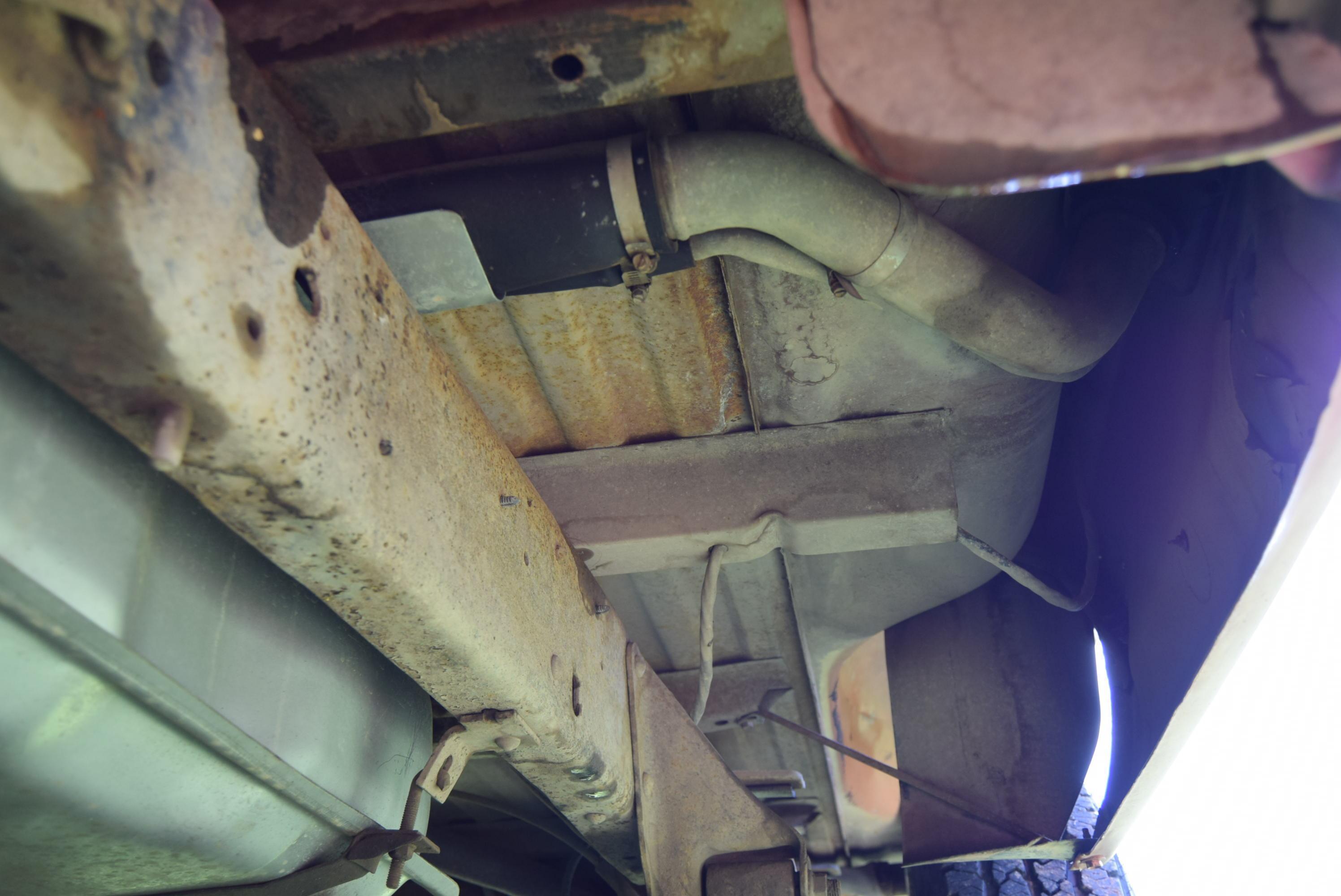 Ford F-250 CUSTOM 6..6L V8 400CID