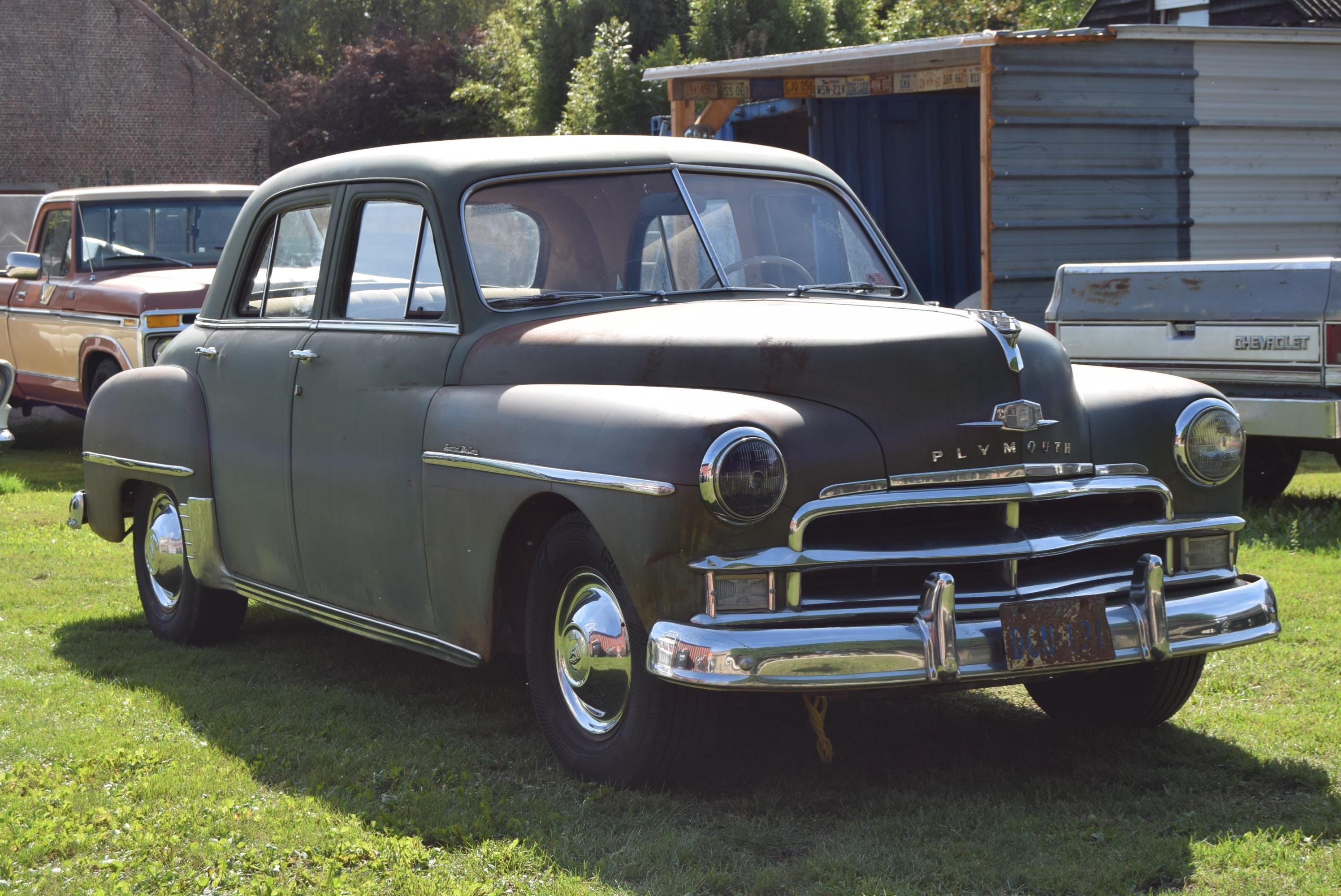 Plymouth Special Deluxe 3.6L L6 218CID