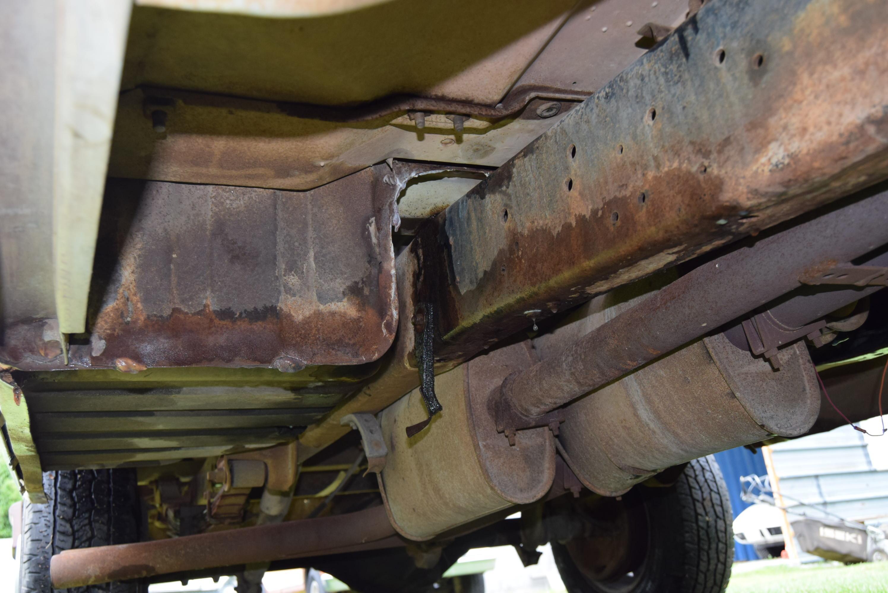 Ford F-250 5.9L V8 360CID