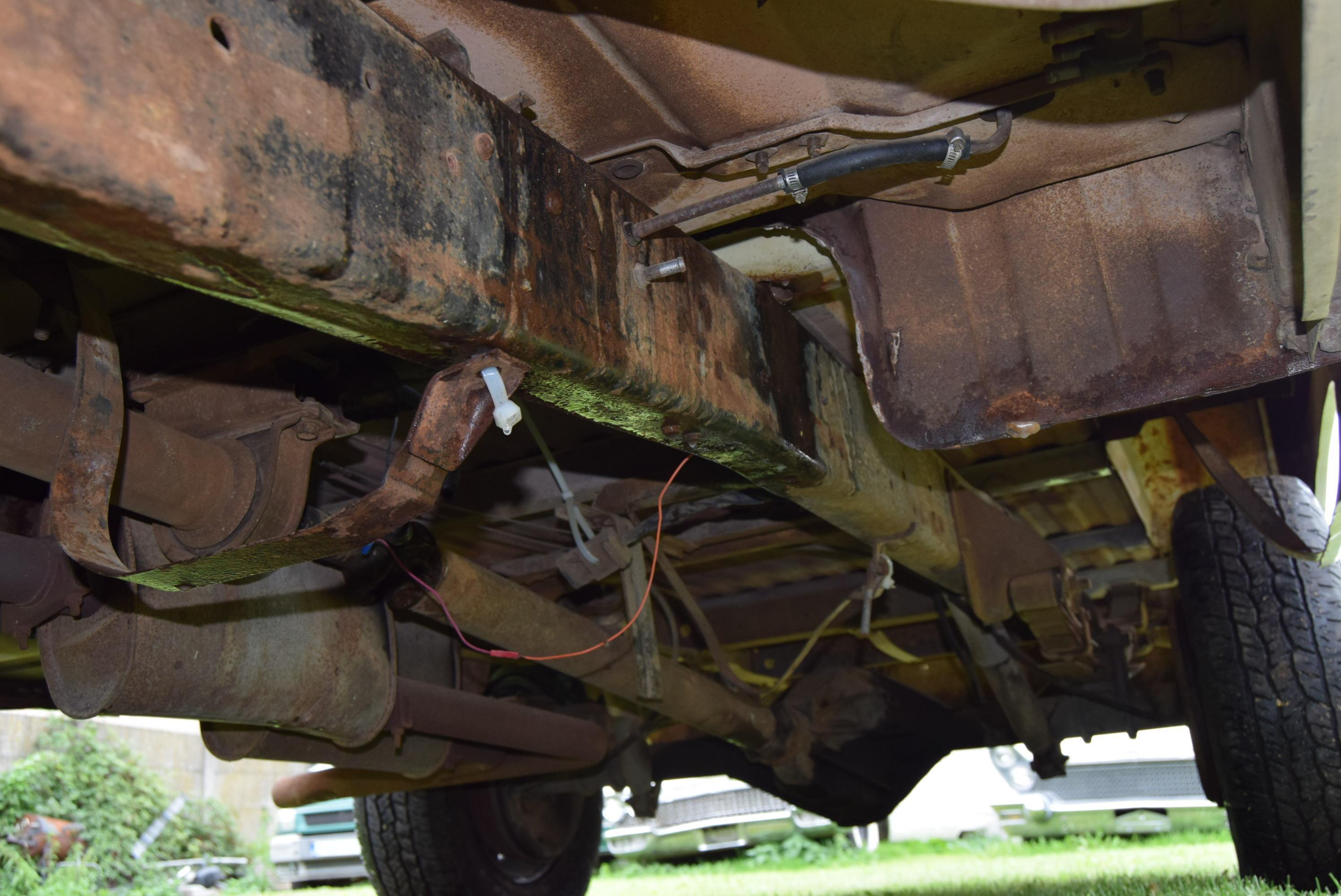 Ford F-250 5.9L V8 360CID