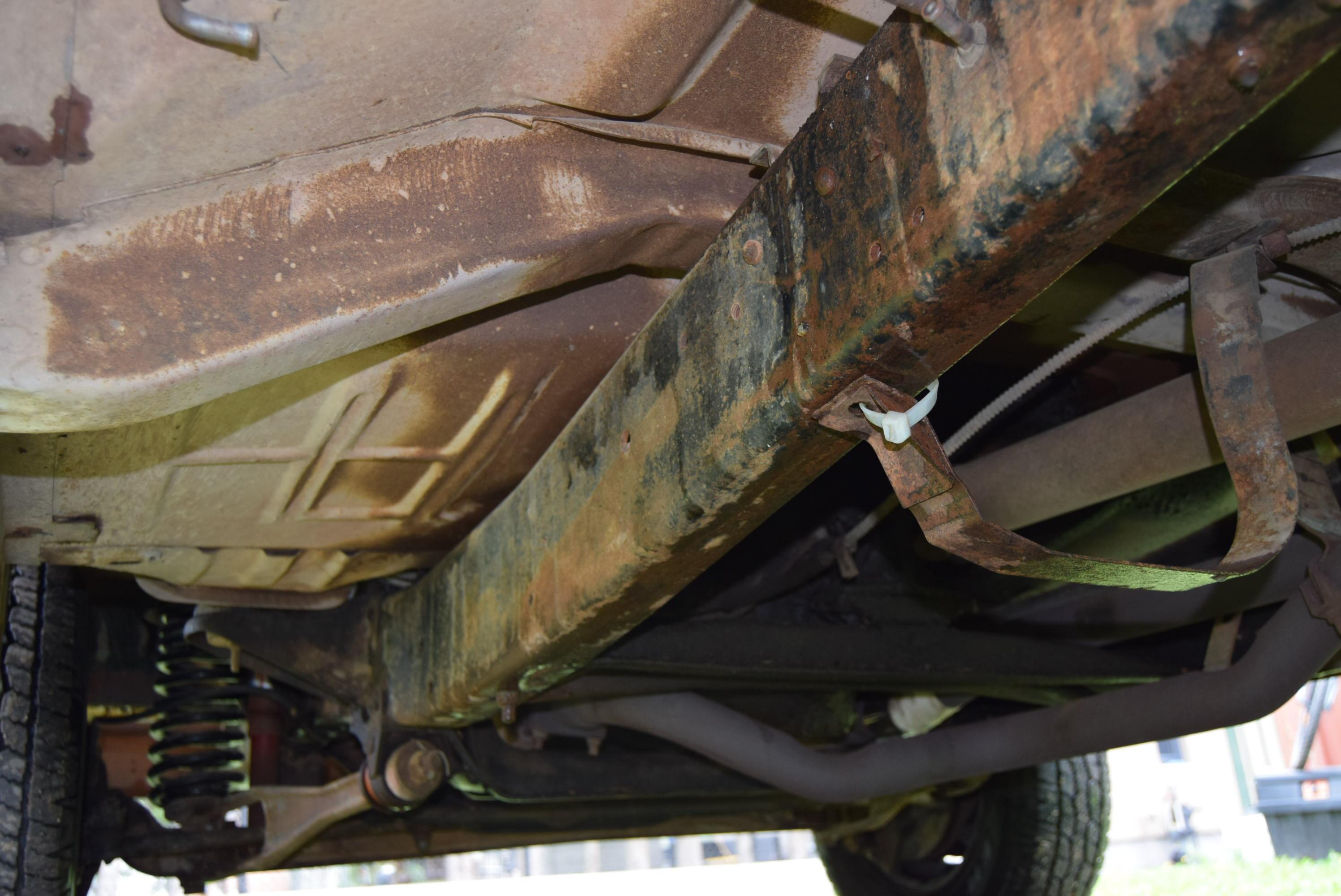 Ford F-250 5.9L V8 360CID