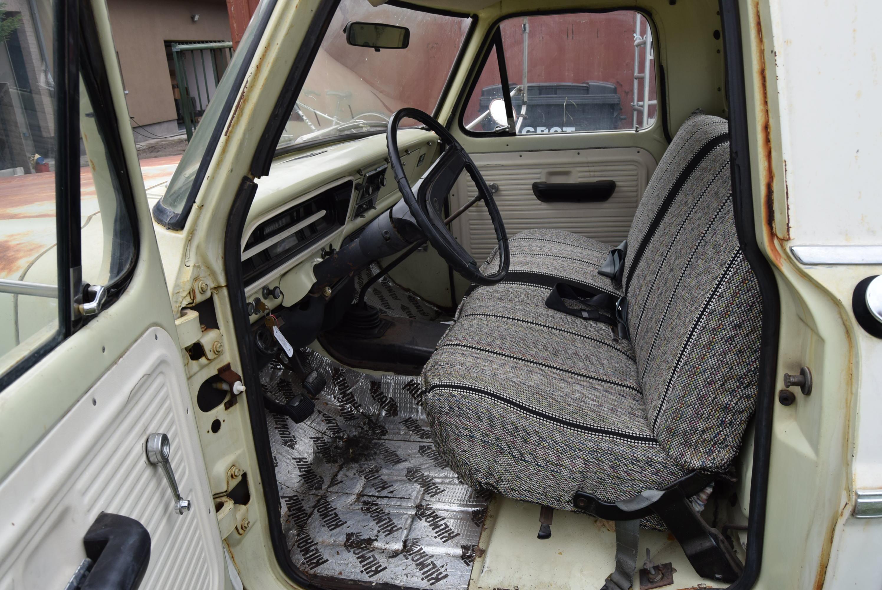 Ford F-250 5.9L V8 360CID