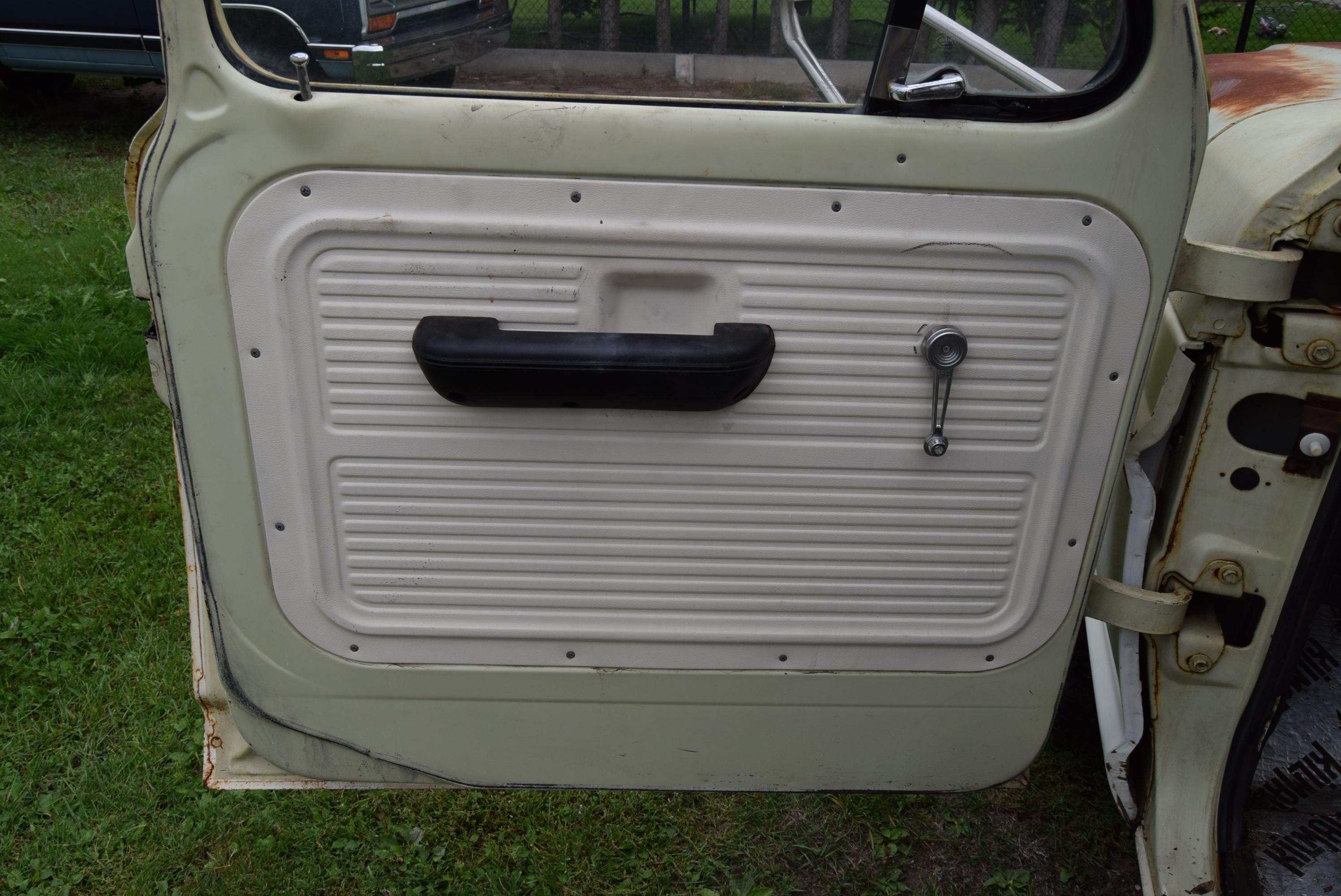 Ford F-250 5.9L V8 360CID