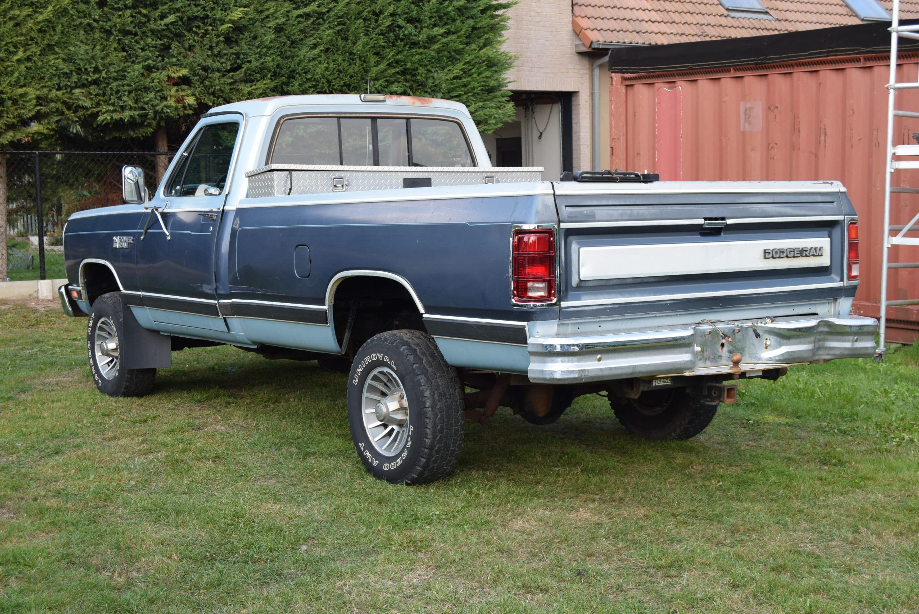 Dodge Ram Power Wagon 5.9L V8 360CID