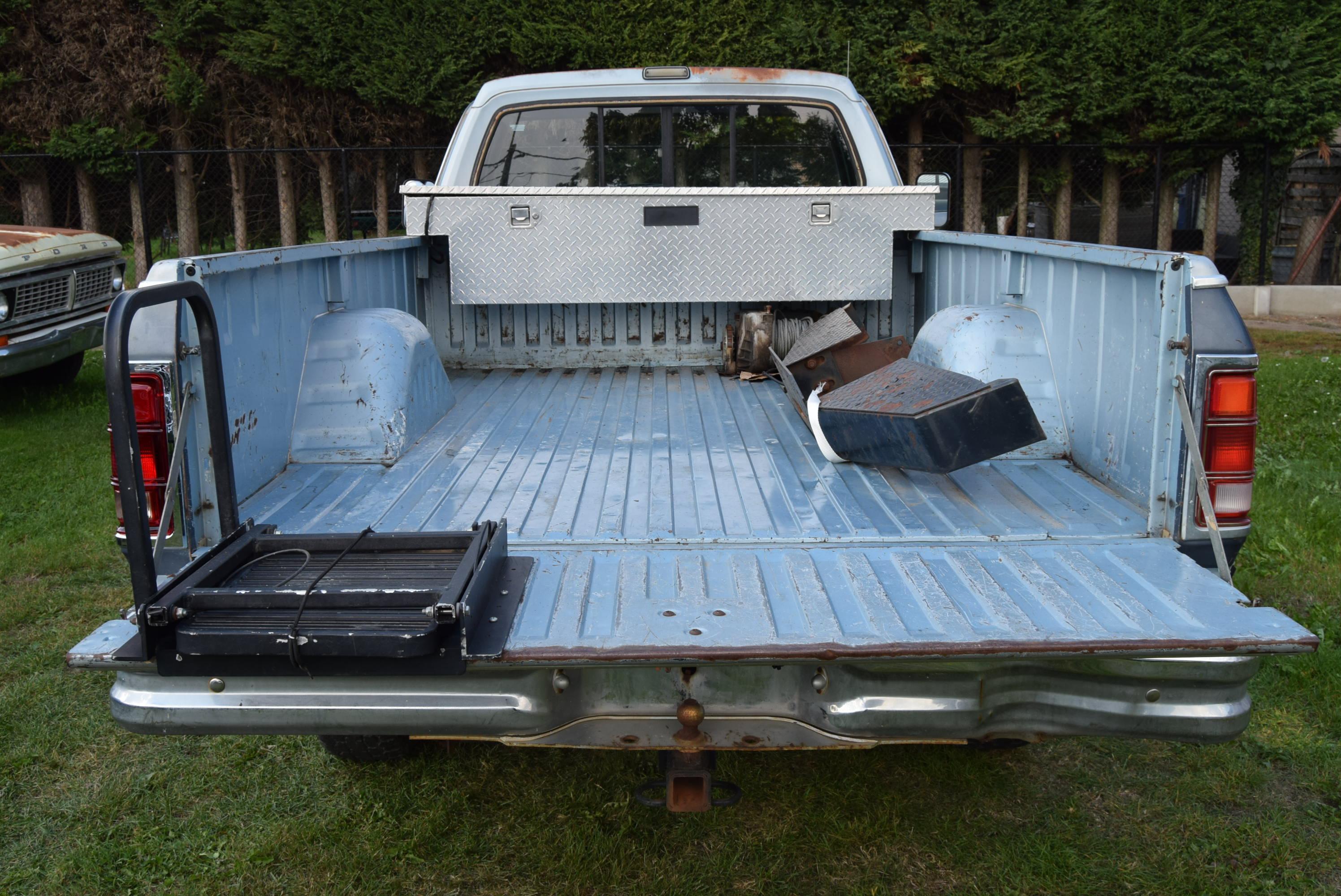 Dodge Ram Power Wagon 5.9L V8 360CID