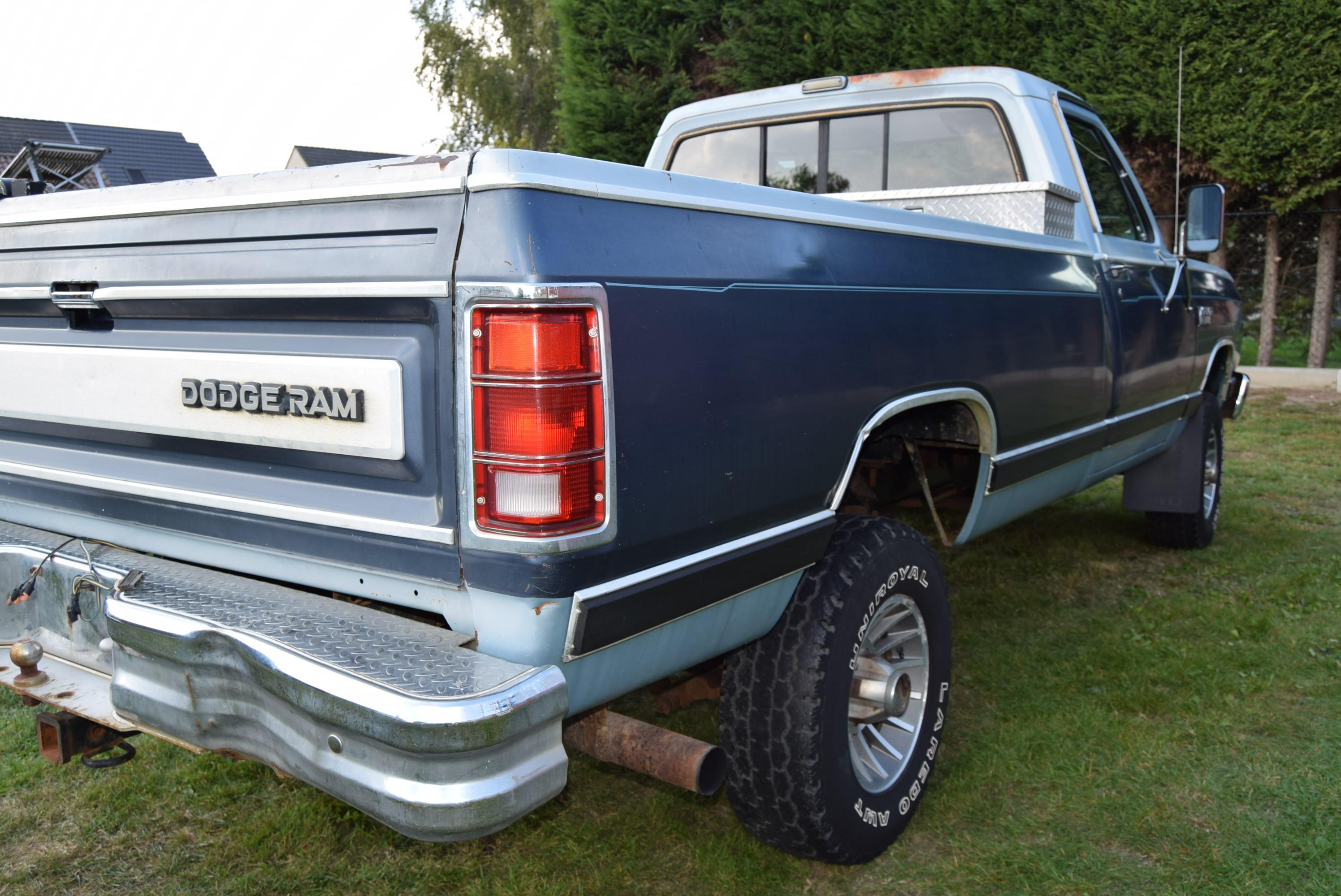 Dodge Ram Power Wagon 5.9L V8 360CID