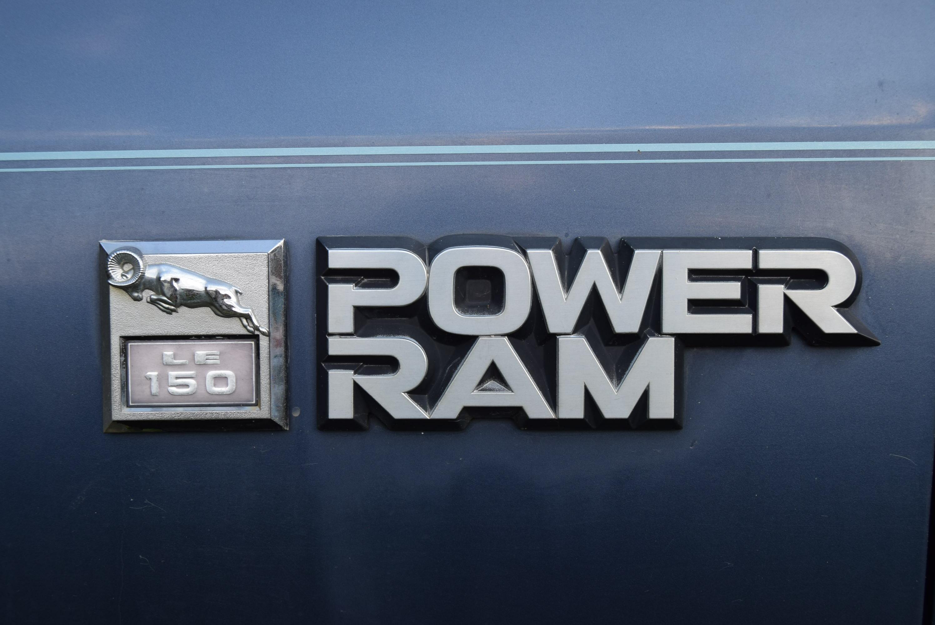 Dodge Ram Power Wagon 5.9L V8 360CID