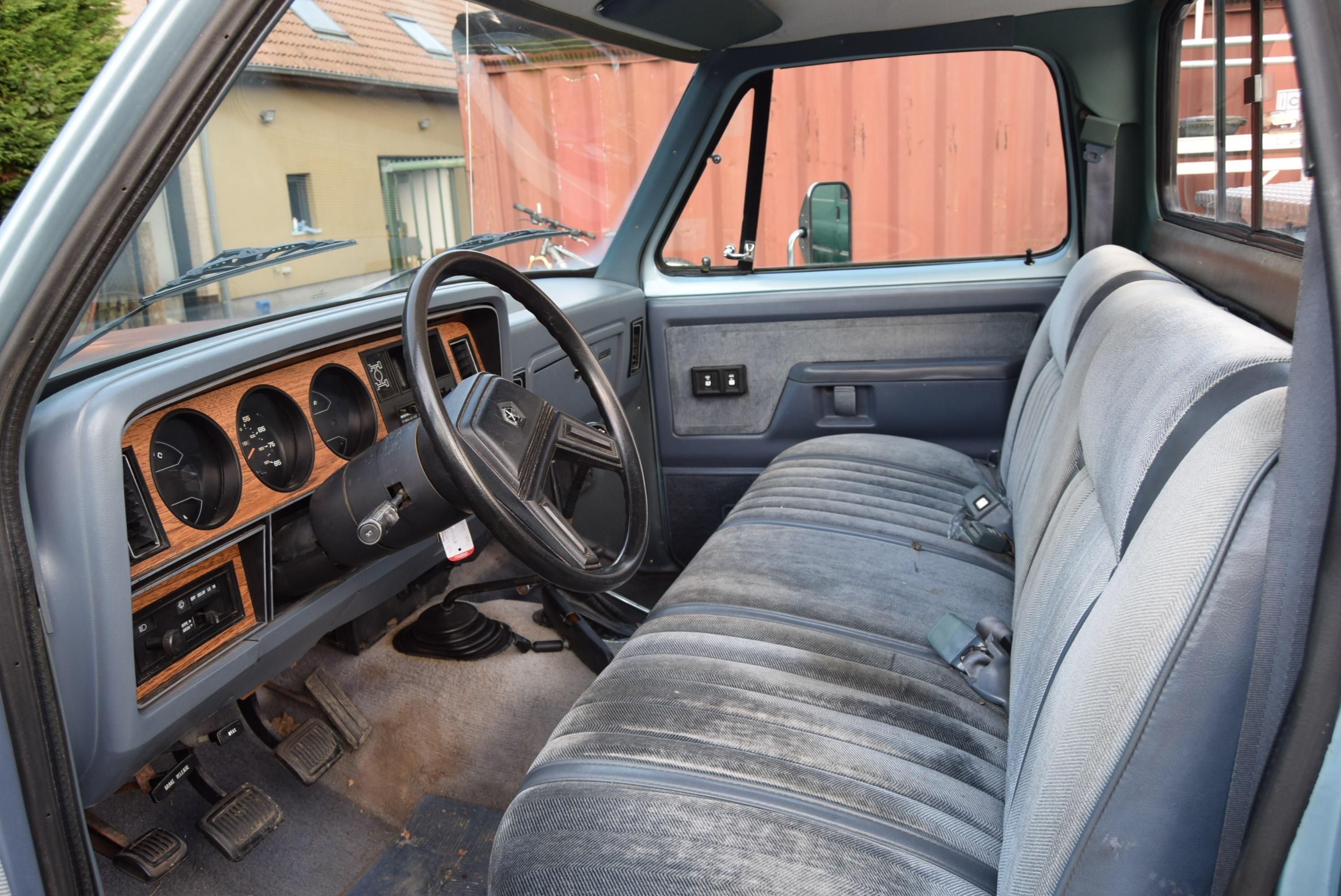 Dodge Ram Power Wagon 5.9L V8 360CID