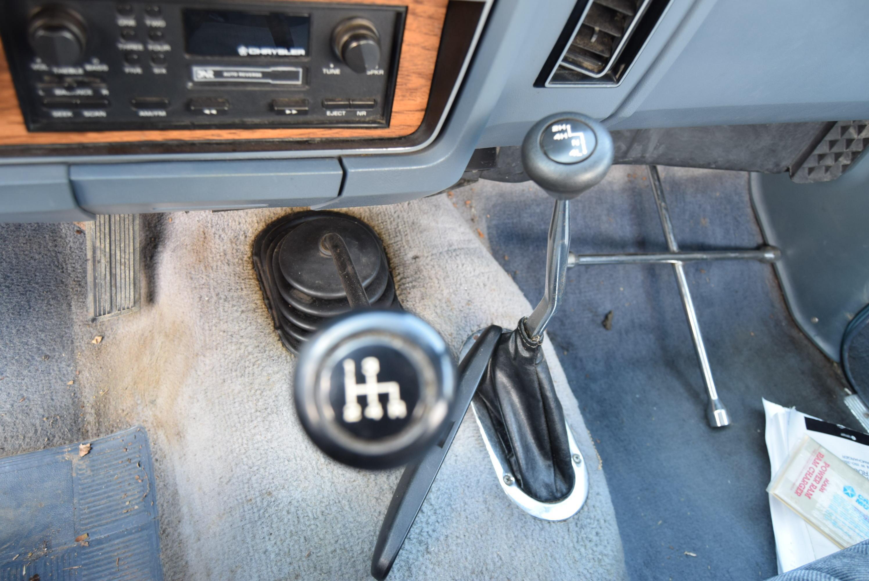 Dodge Ram Power Wagon 5.9L V8 360CID