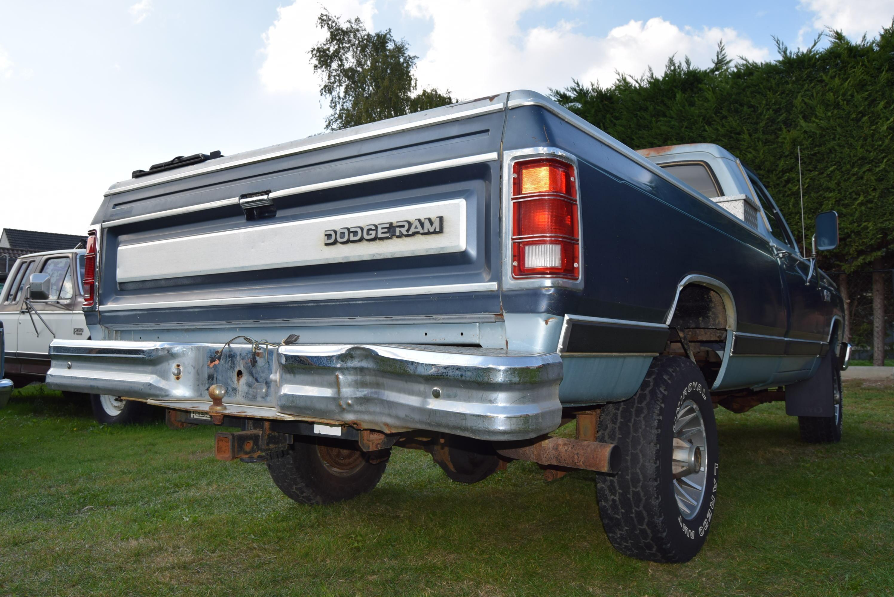 Dodge Ram Power Wagon 5.9L V8 360CID