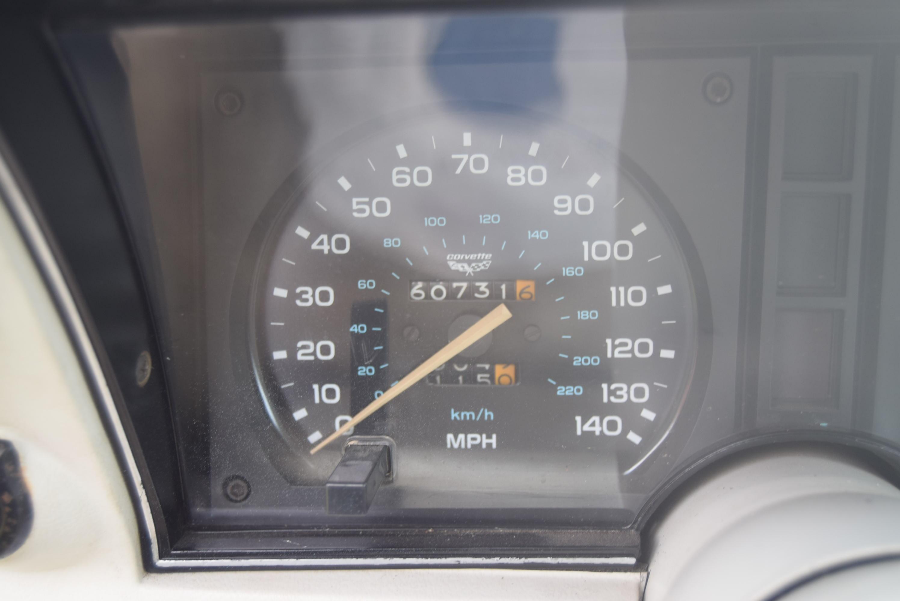 Chevrolet Corvette 5.7L V8 350CU