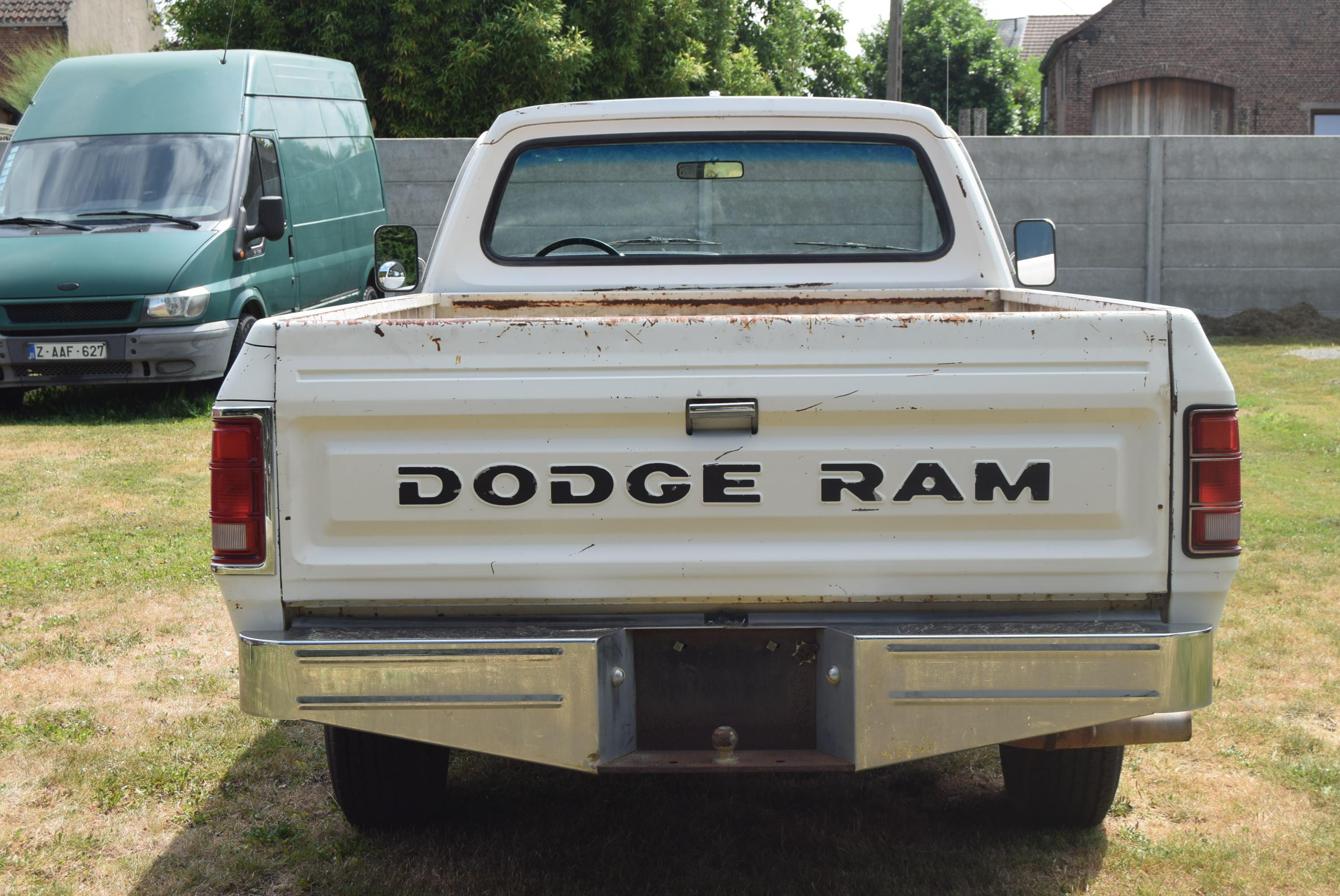 Dodge Ram 5.9L V8 360CID 