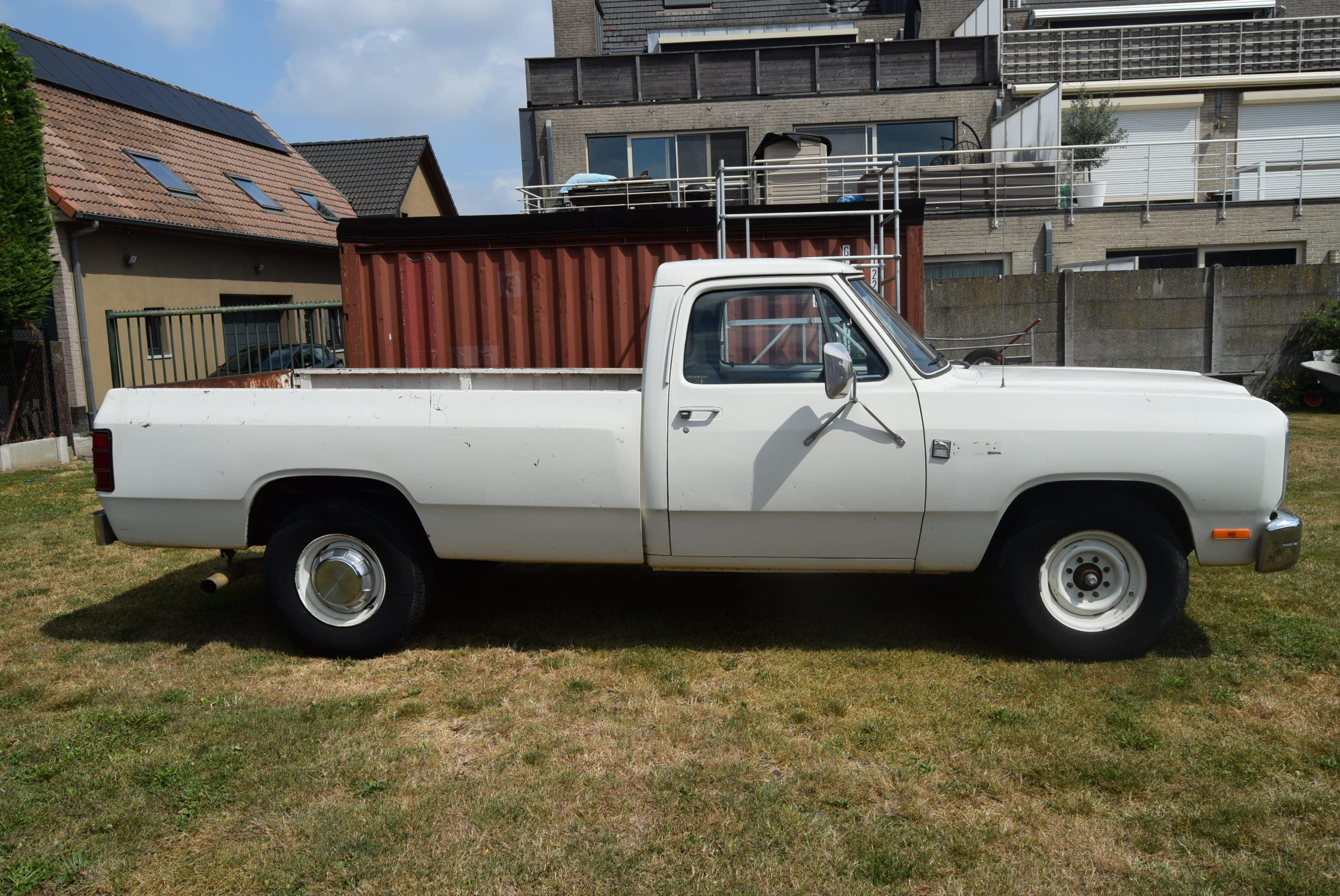 Dodge Ram 5.9L V8 360CID 